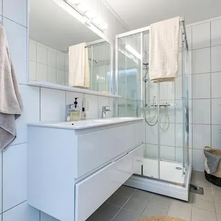 4br Apt In Center: Family-friendly, Free Parking Appartamento