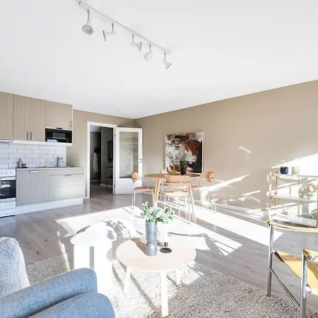 Appartamento 4br Apt In Center: Family-friendly, Free Parking
