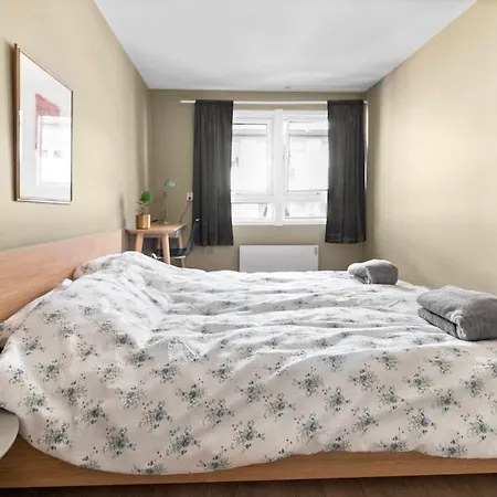 Appartamento 4br Apt In Center: Family-friendly, Free Parking